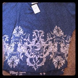 ***NWT***Beautiful Sheer Top